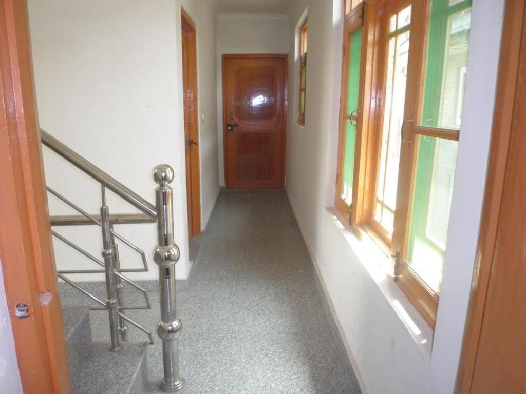 My Guest House Srinagar  Bagian luar foto